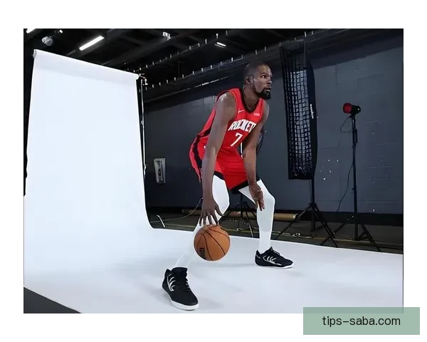 火箭险胜雄鹿升西部第五 杜兰特19分8篮板谢泼德9记三分创新高